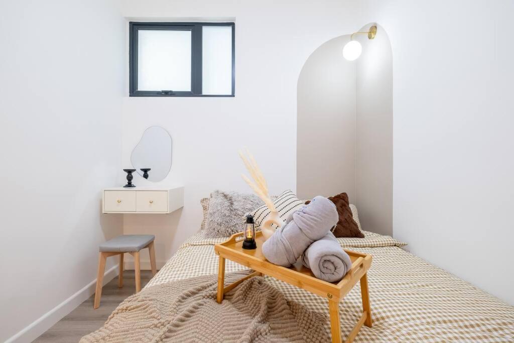 The Natural Nook Cubic Botanical Massage Chair
