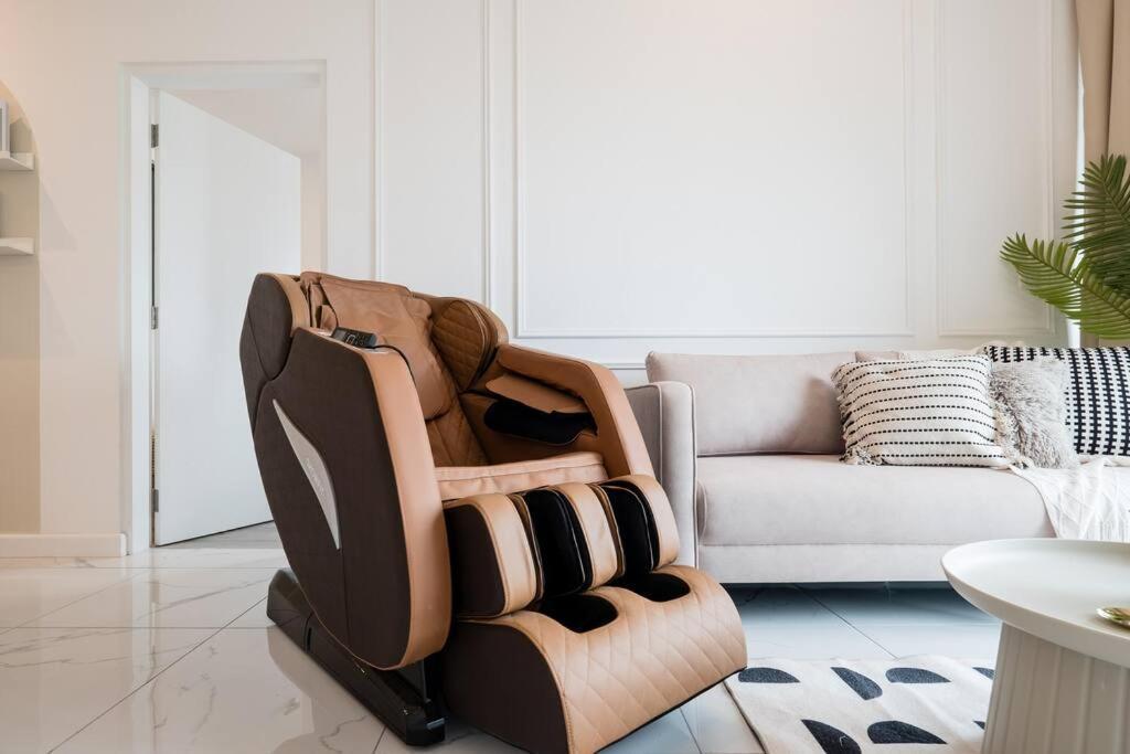 The Natural Nook Cubic Botanical Massage Chair